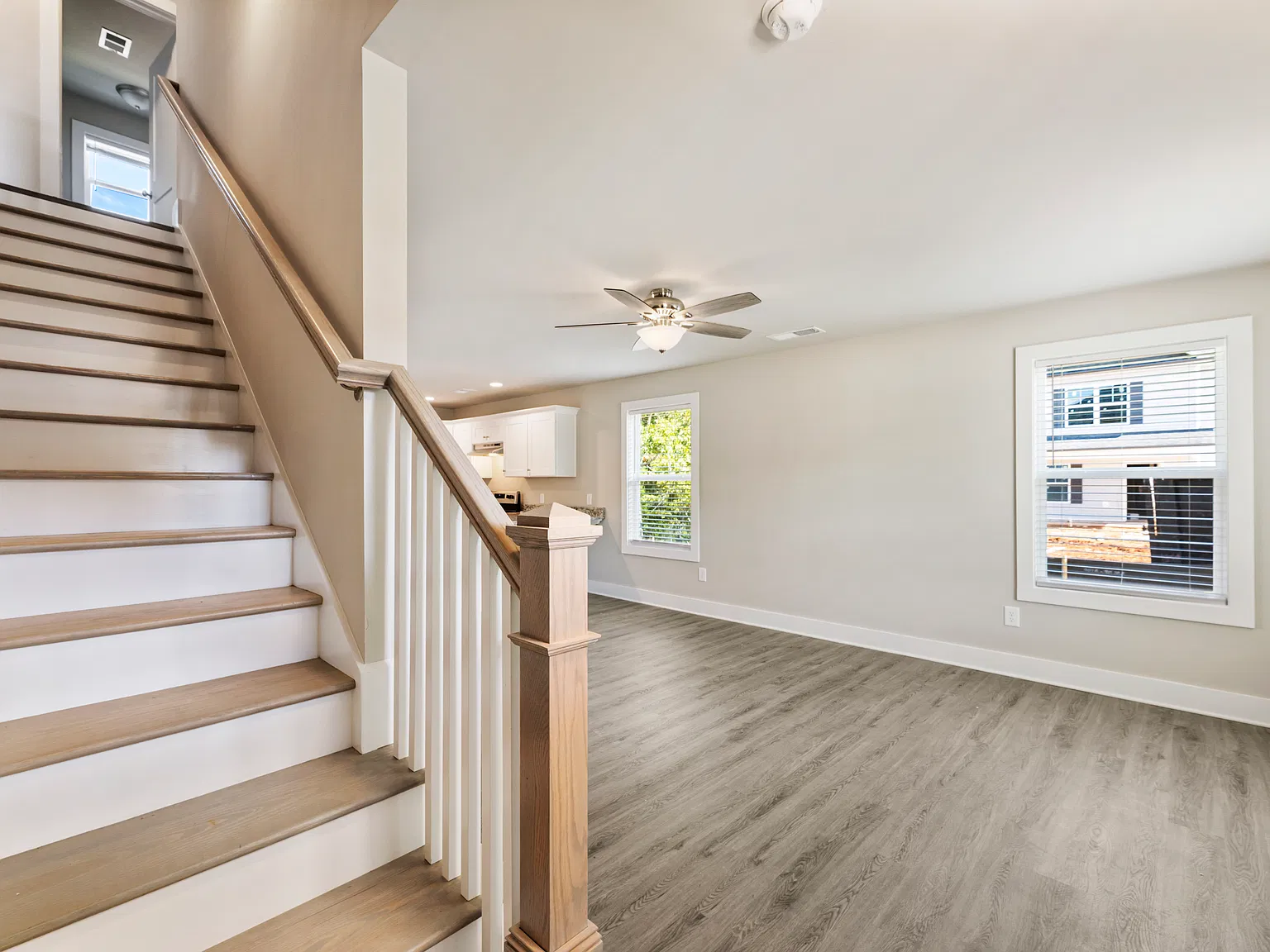3 bed, 2.5 bath, 1700 sqft, $2,495 — Photo 2