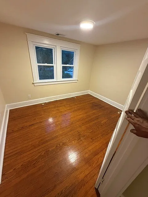 3 bed, 1.5 bath, 1500 sqft, $2,700 — Photo 3