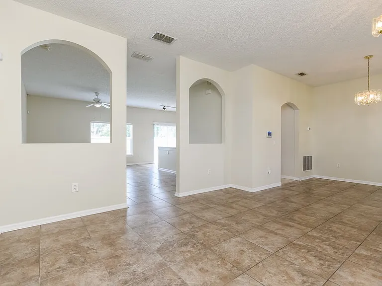2510 Sherbrook Ln — Photo 4