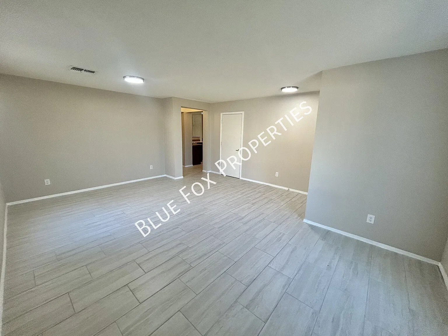 5864 E Tercel Dr — Photo 4