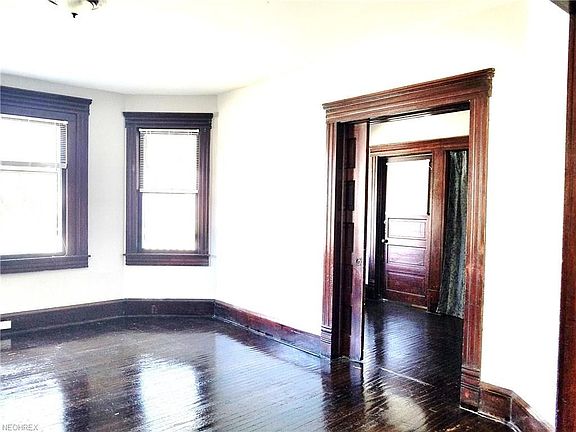 4th image of 1378 W 85th St
