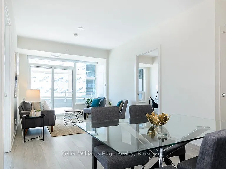 212 King William St #405 — Photo 8