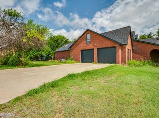 731 N Walnut Grove Rd, Midlothian, TX 76065