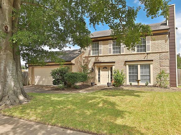 3rd image of 22818 Market Square Ln