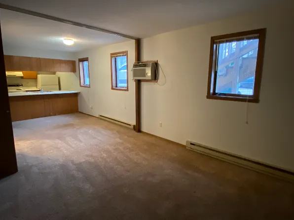 1104 University Dr N, Fargo, ND 58102