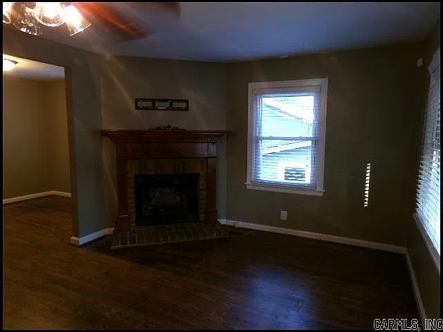 3 bed, 1.5 bath, 1180 sqft, $1,795 — Photo 3
