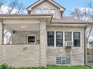 250 E Quincy St, Riverside, IL 60546