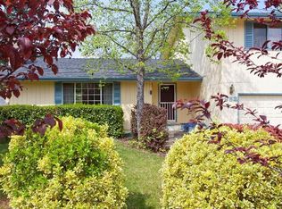 982 La Loma Dr, Medford, OR 97504