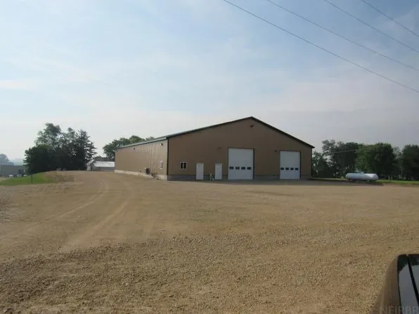 3104 324th St, Hopkinton, IA 52237