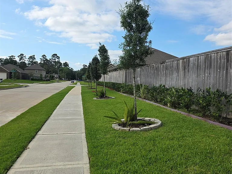 1942 Barrett Gables Dr — Photo 39