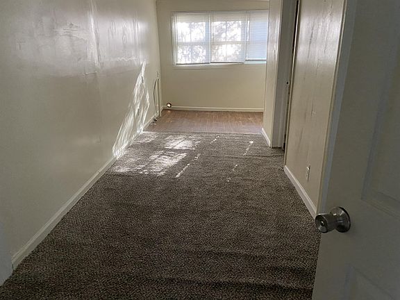 4th image of 907 W Magnolia St
