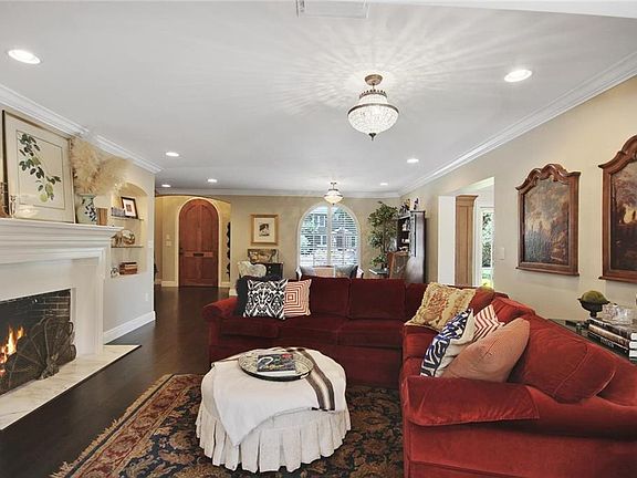 5th image of 236 Whittier Cir