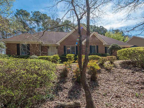 4th image of 460 White Oak Dr