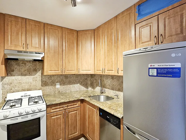 2610 Ocean Pkwy #5G — Photo 2