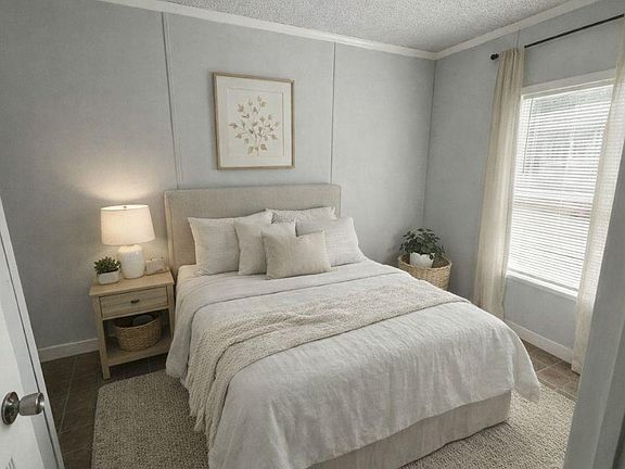 4th image of 1002 Locke St #85