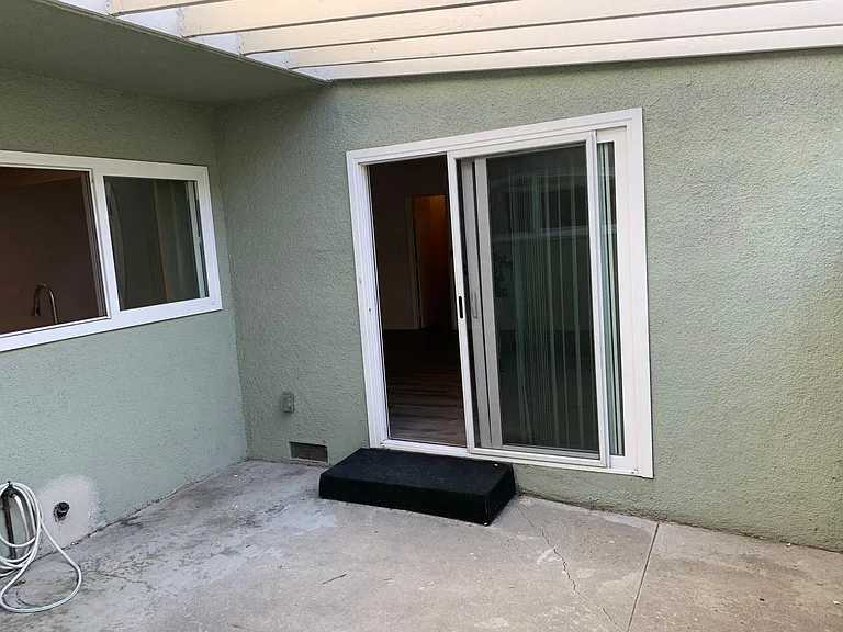 3626 Redondo Beach Blvd #C — Photo 12
