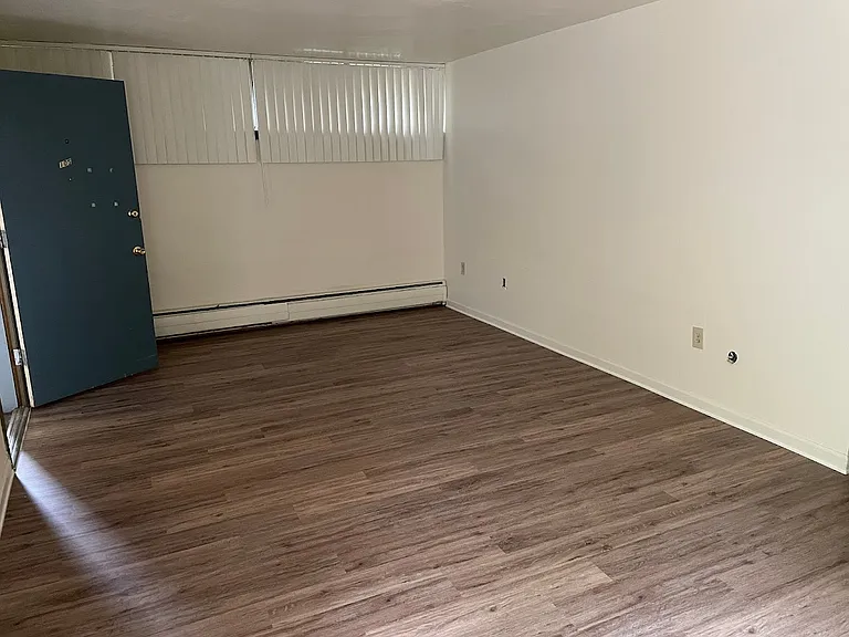 2655 Mapleton Ave #105 — Photo 3