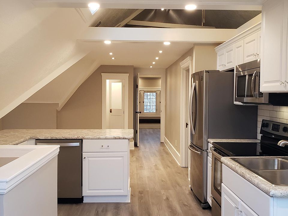 1st image of 3192 W 14th St #3