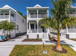 324 6th St E, Bradenton, FL 34208