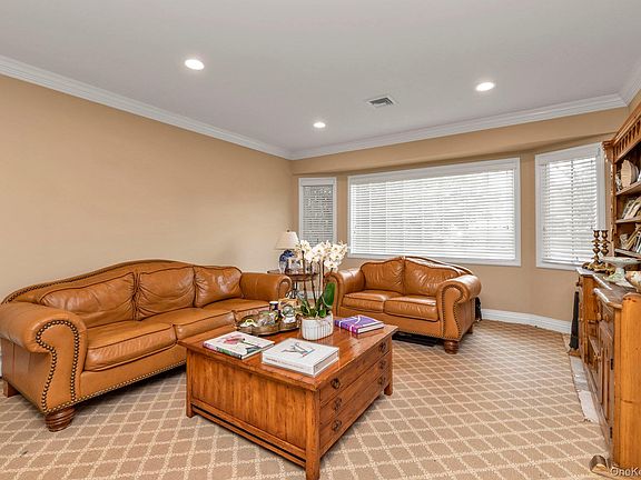 5th image of 2114 Donna Drive