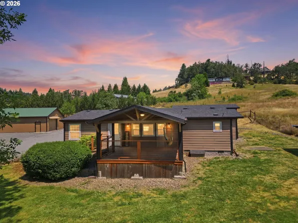 105 E 6th St, Lowell, OR 97452