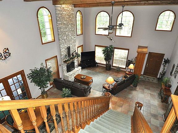 5th image of 719 Lago Trace Dr