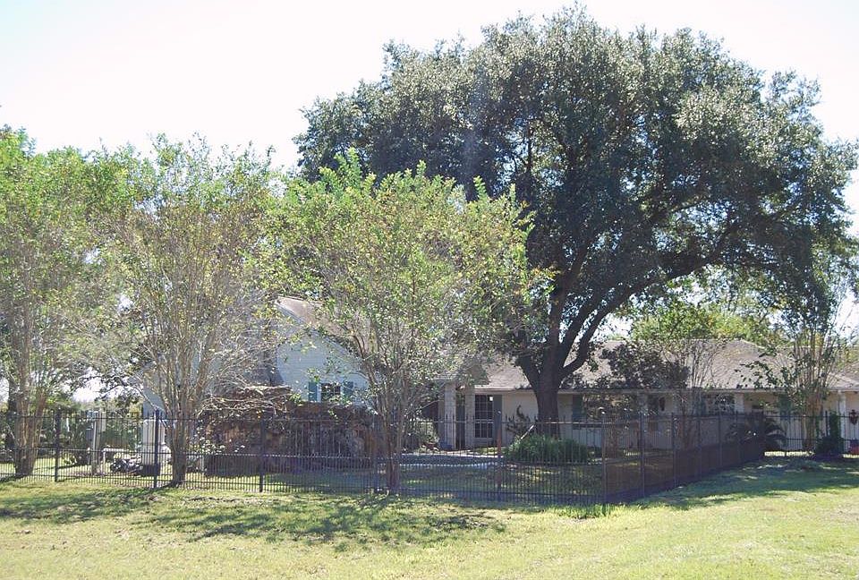 1st image of 335 Starling Ln