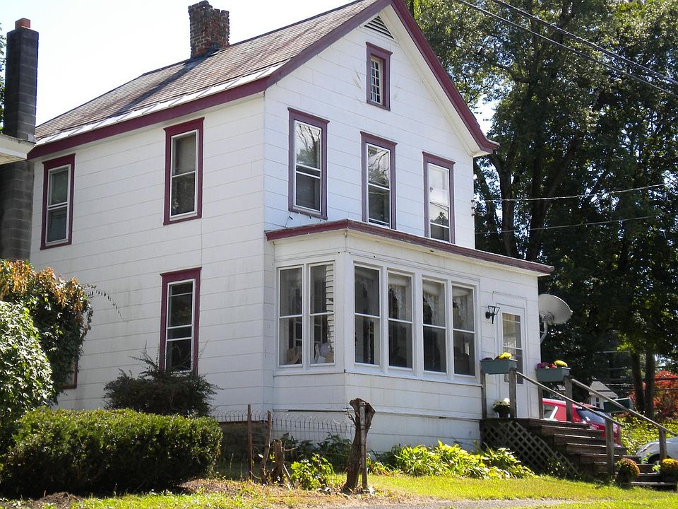 1st image of 3 Lawrence Ave