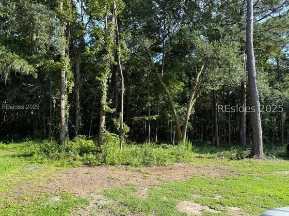 23 Joe Frazier Rd, Beaufort, SC 29906