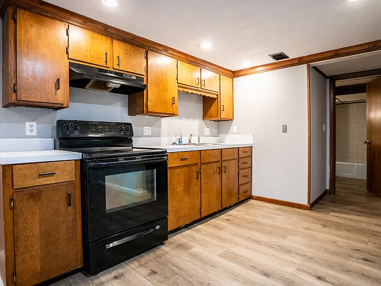 117 E Walker St #A — Photo 12