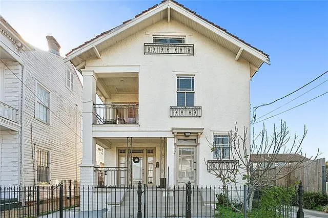 1754 Jackson Ave — Photo 1