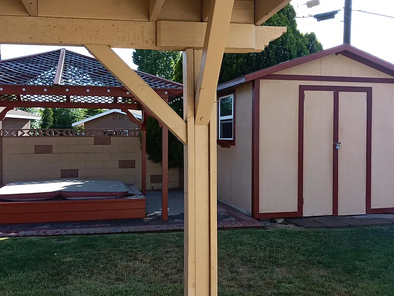 27377 Crossglade Ave — Photo 6