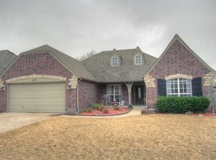 817 W Granger St N, Broken Arrow, OK 74012
