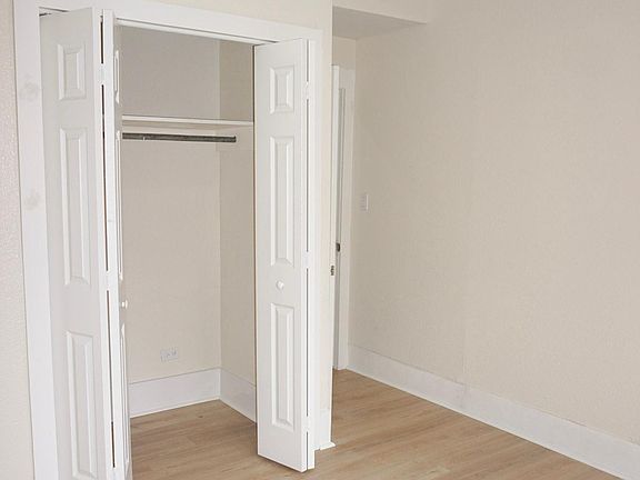 5th image of 521 E Dewey Pl APT 4