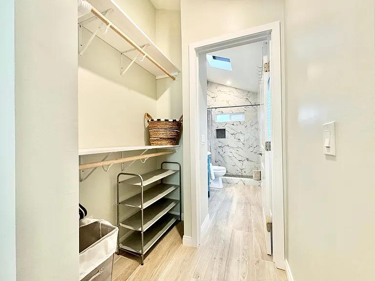 1861 Oliver Ave — Photo 19