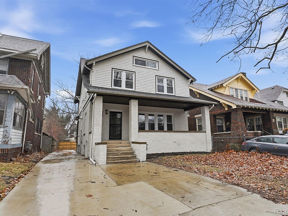 1st image of 678 Lakewood St