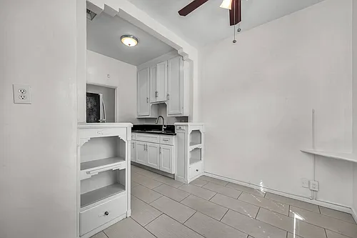 135 N La Peer Dr #7 Photo 1 135 N La Peer Dr #7 Photo 1