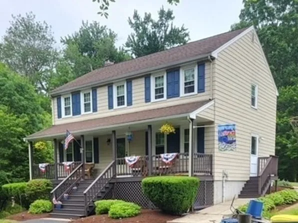 18 Macrae Dr, East Bridgewater, MA 02333