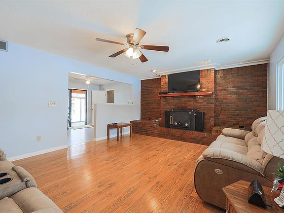 4th image of 2195 Angelwood Ln