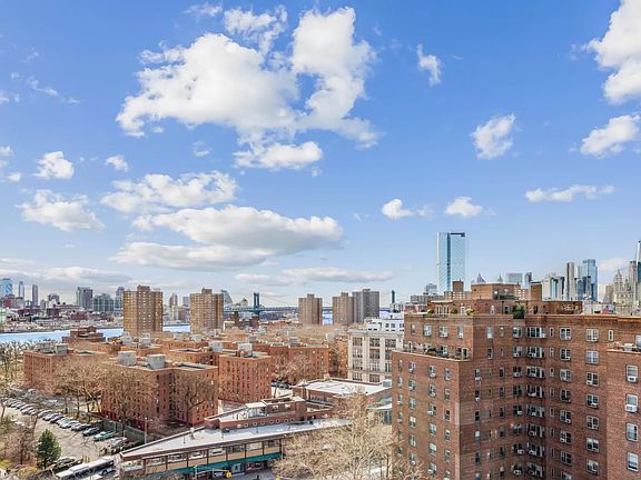3rd image of 568 Grand St APT J1407