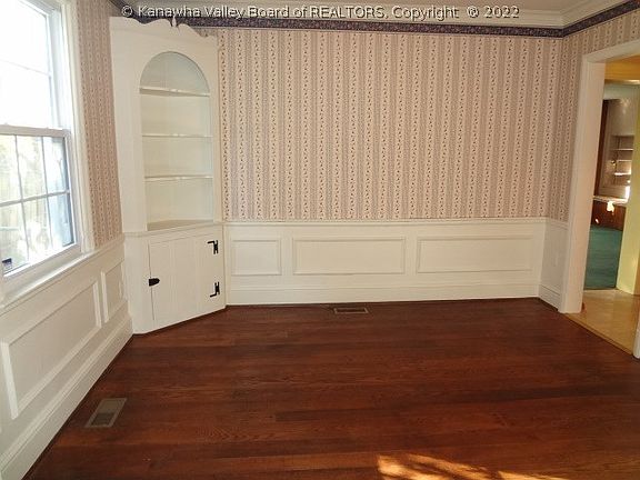 3rd image of 4501 Noyes Ave