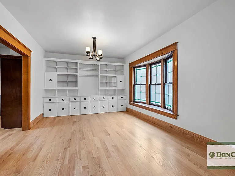 582 S Grant St — Photo 7