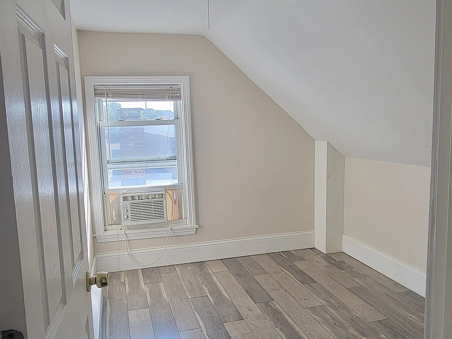 3 bed, 1126 sqft, $2,800 — Photo 4