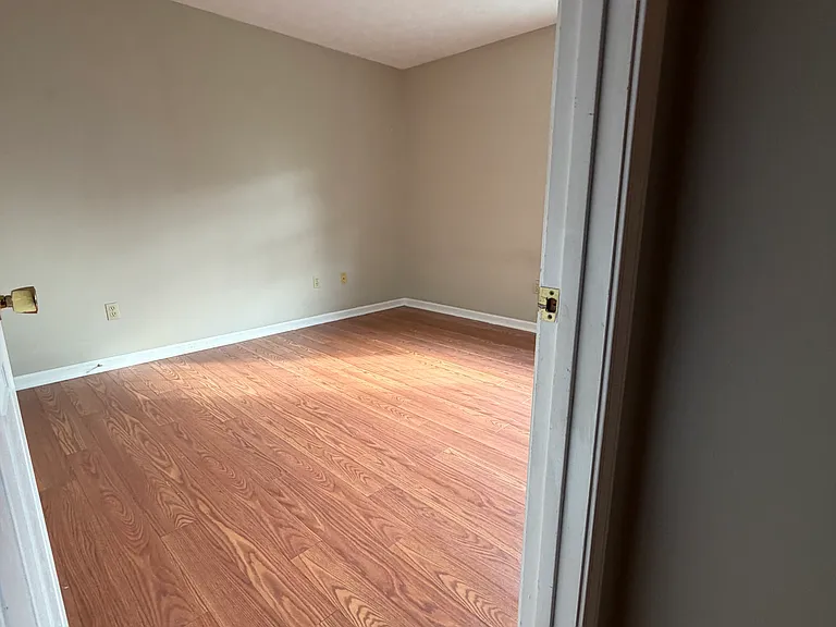 930 Beverly Dr #3 — Photo 5