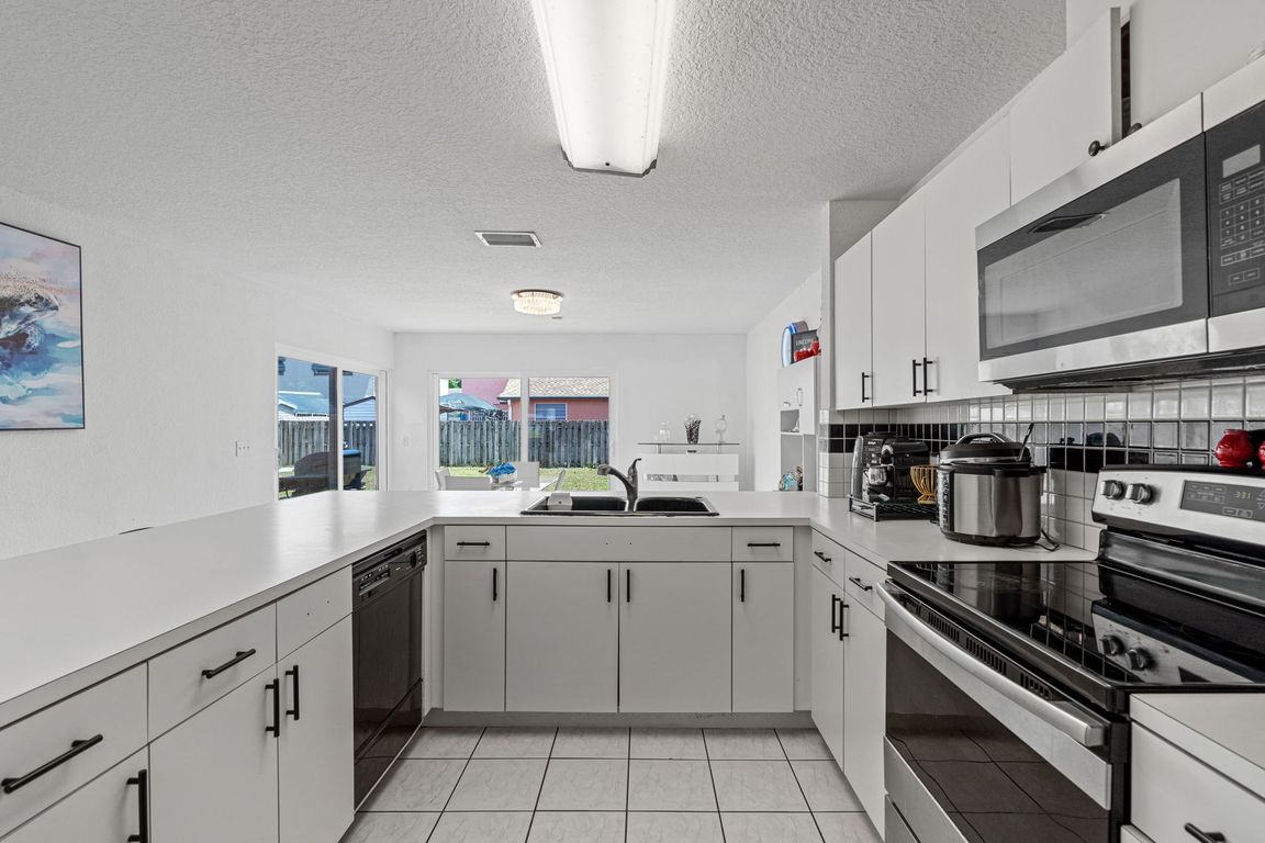 next background image