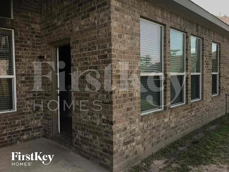 14623 Castle Cove Ln — Photo 23