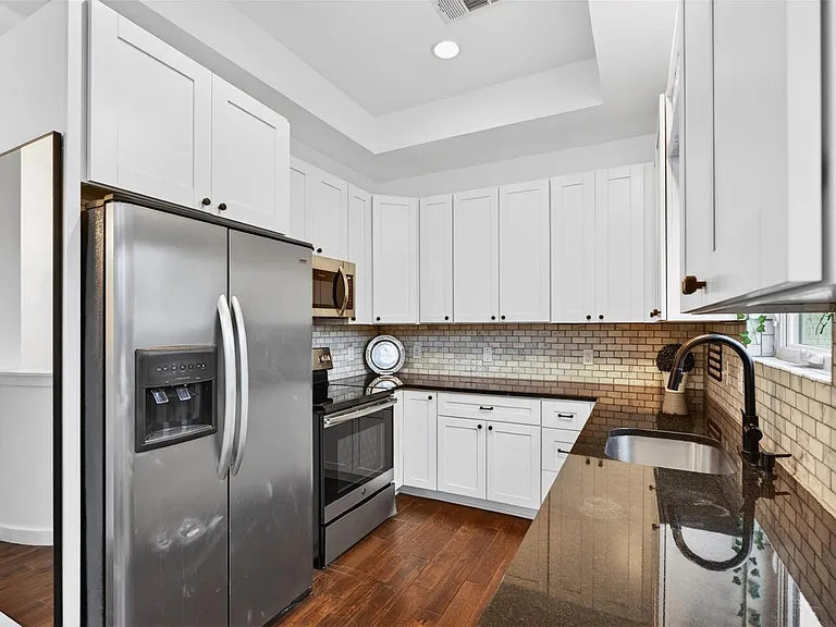 2716 Bagby St — Photo 10