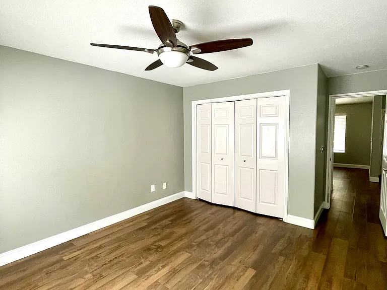 857 W 200 S — Photo 14
