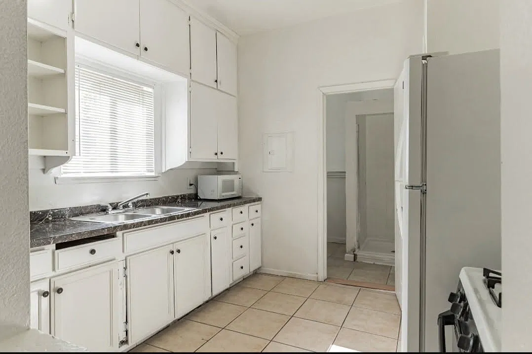 3 bed, 1608 sqft, $1,900 — Photo 3