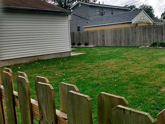 FENCED IN YARD